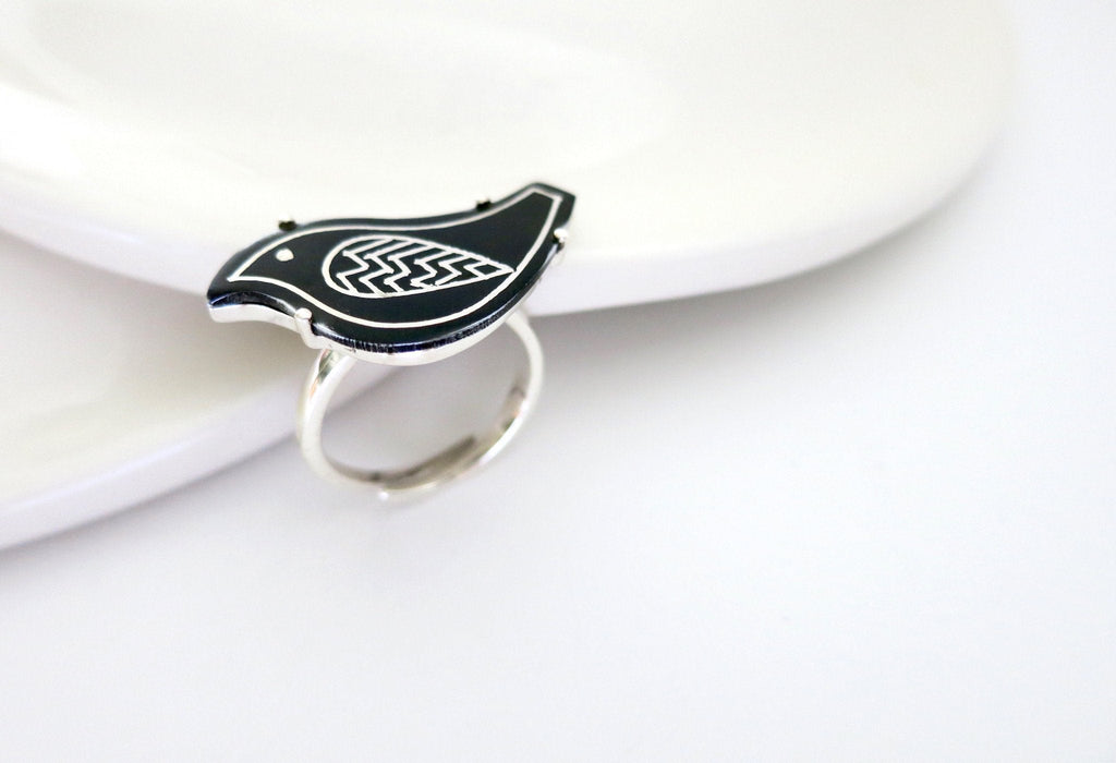 Chic and fun Bidri bird ring - Lai