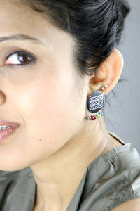 Chic, colourful round Bidri earrings - Lai