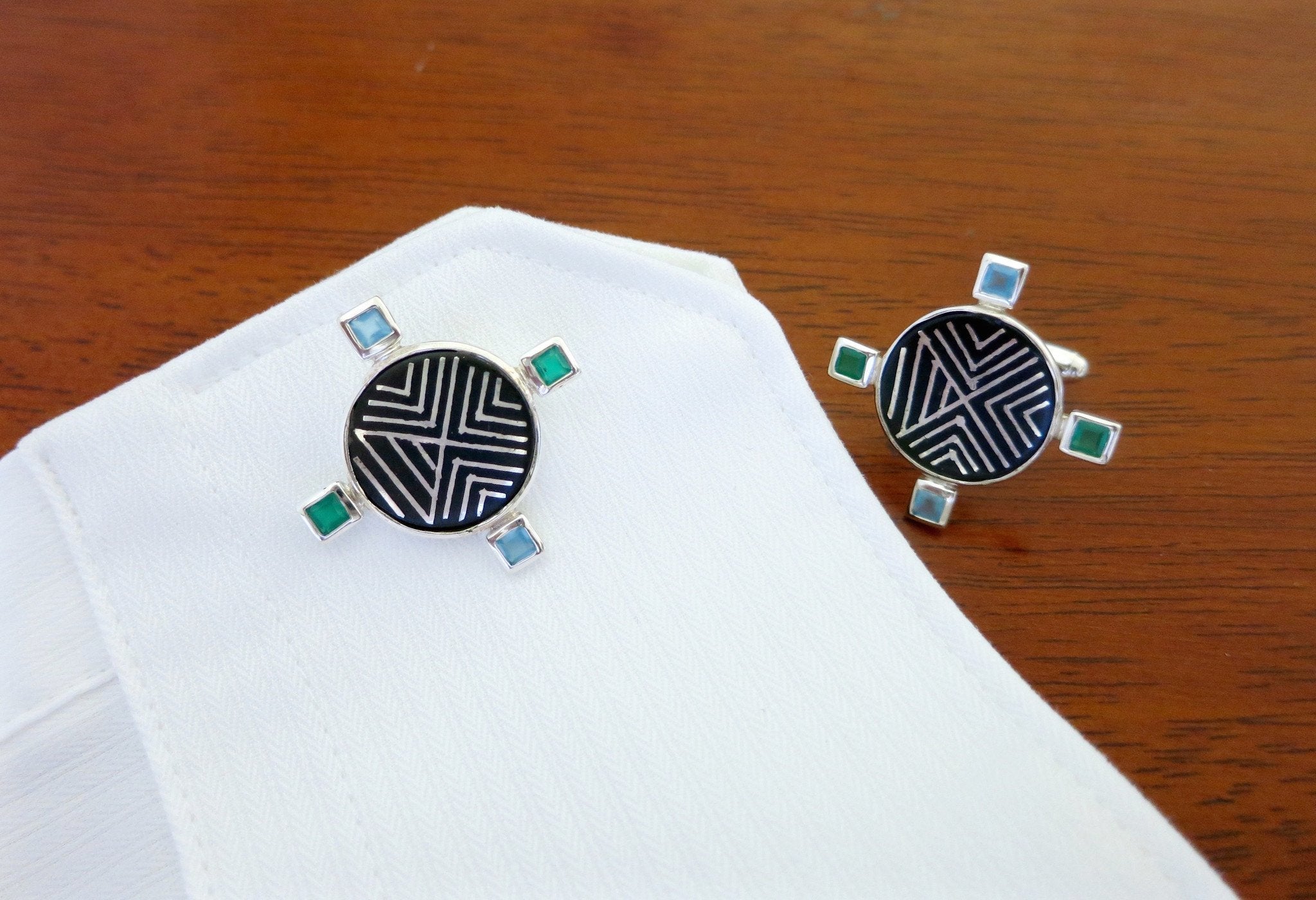 Classy, round, Bidri cufflinks with faceted square stones - Lai