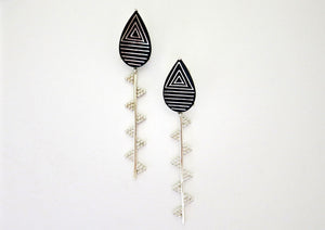 Exquisite, sleek, long Bidri earrings - Lai