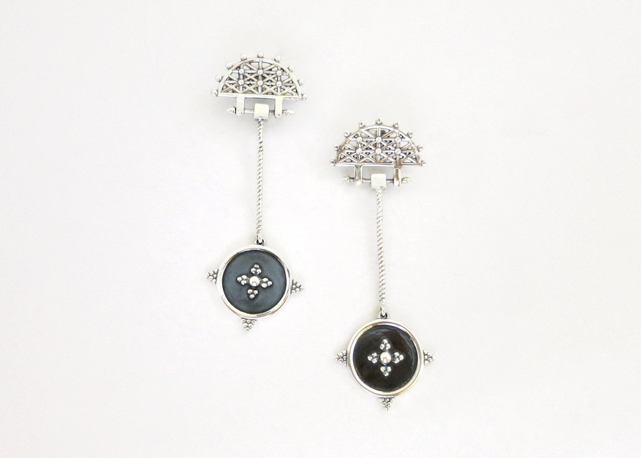 Kirabo dangling lattice and granulation earrings - Lai