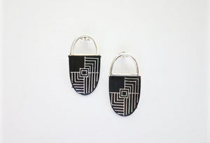 Opulent yet minimalist oval Bidri earrings - Lai
