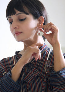 Stunning, long ear-hook oval 'dvaar' earrings - Lai