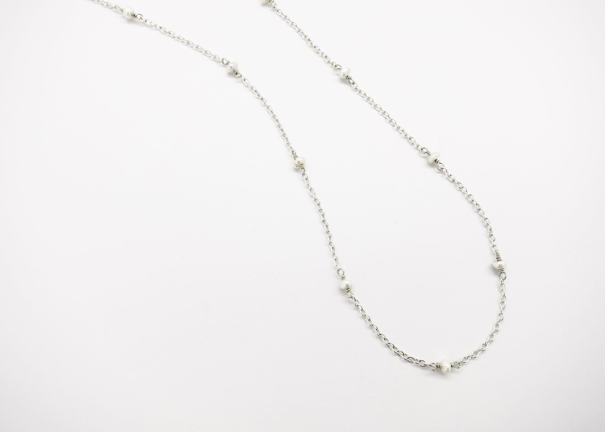 Super elegant, floating pearl chain - Lai